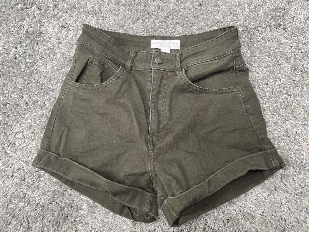 Womens Mid Rise Cuffed Jean Shorts Green Size 5 Light Wash